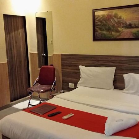 Terminus Square Hotel Kurla Bagian luar foto