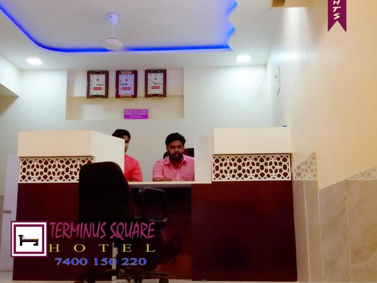 Terminus Square Hotel Kurla Bagian luar foto