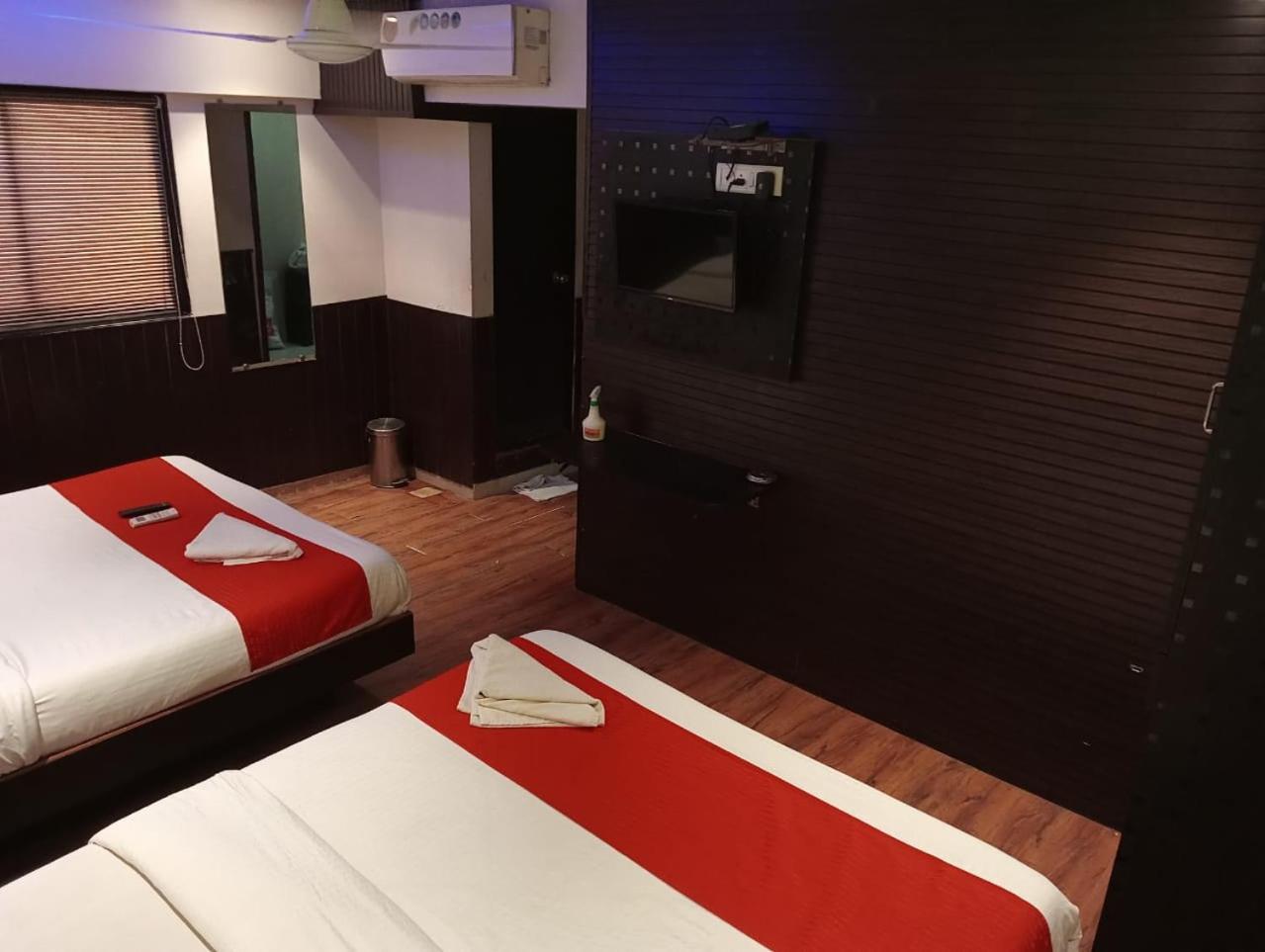 Terminus Square Hotel Kurla Bagian luar foto