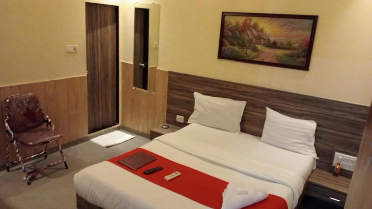 Terminus Square Hotel Kurla Bagian luar foto
