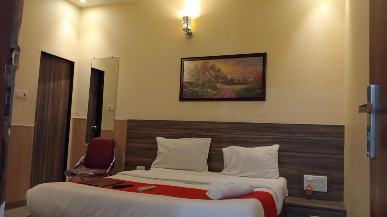 Terminus Square Hotel Kurla Bagian luar foto
