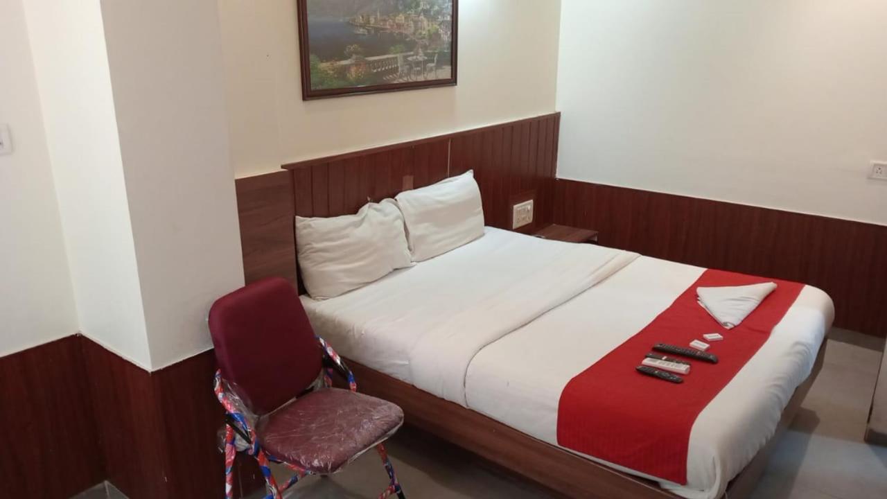 Terminus Square Hotel Kurla Bagian luar foto