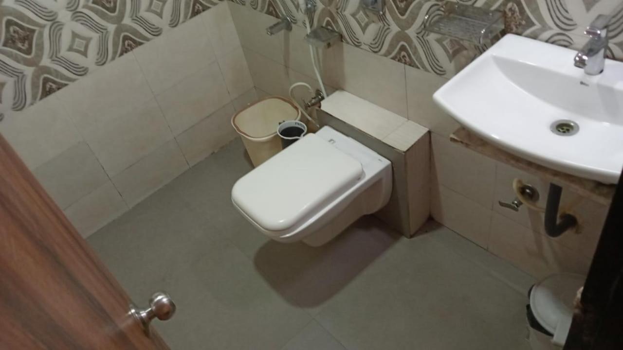 Terminus Square Hotel Kurla Bagian luar foto