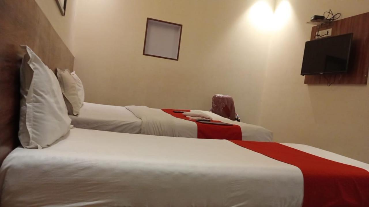 Terminus Square Hotel Kurla Bagian luar foto