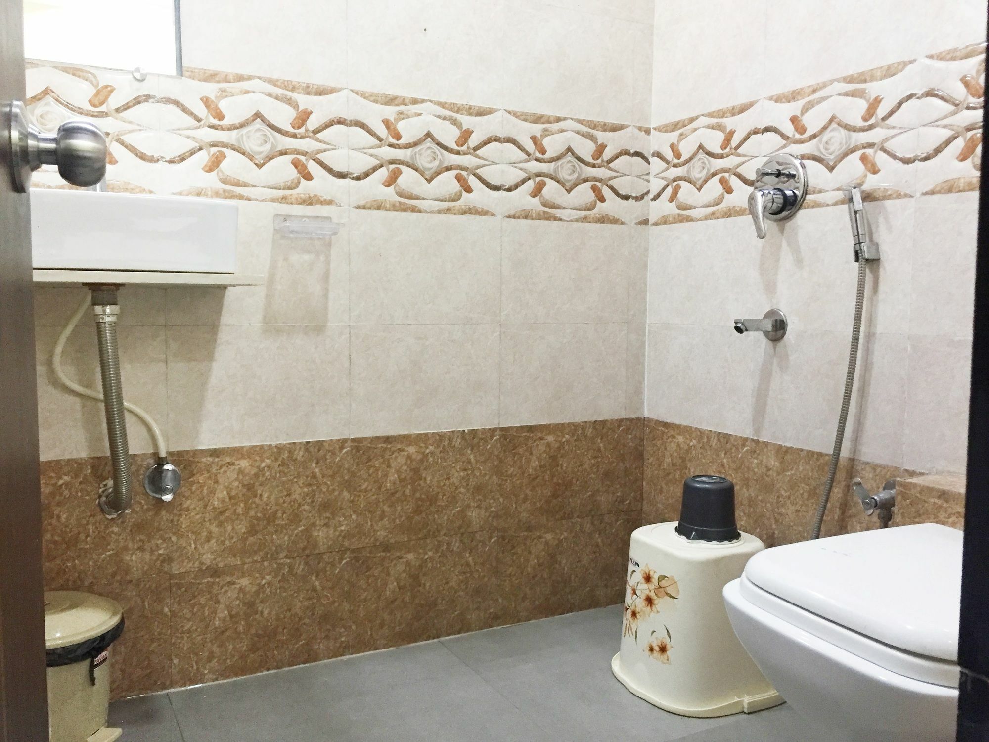 Terminus Square Hotel Kurla Bagian luar foto