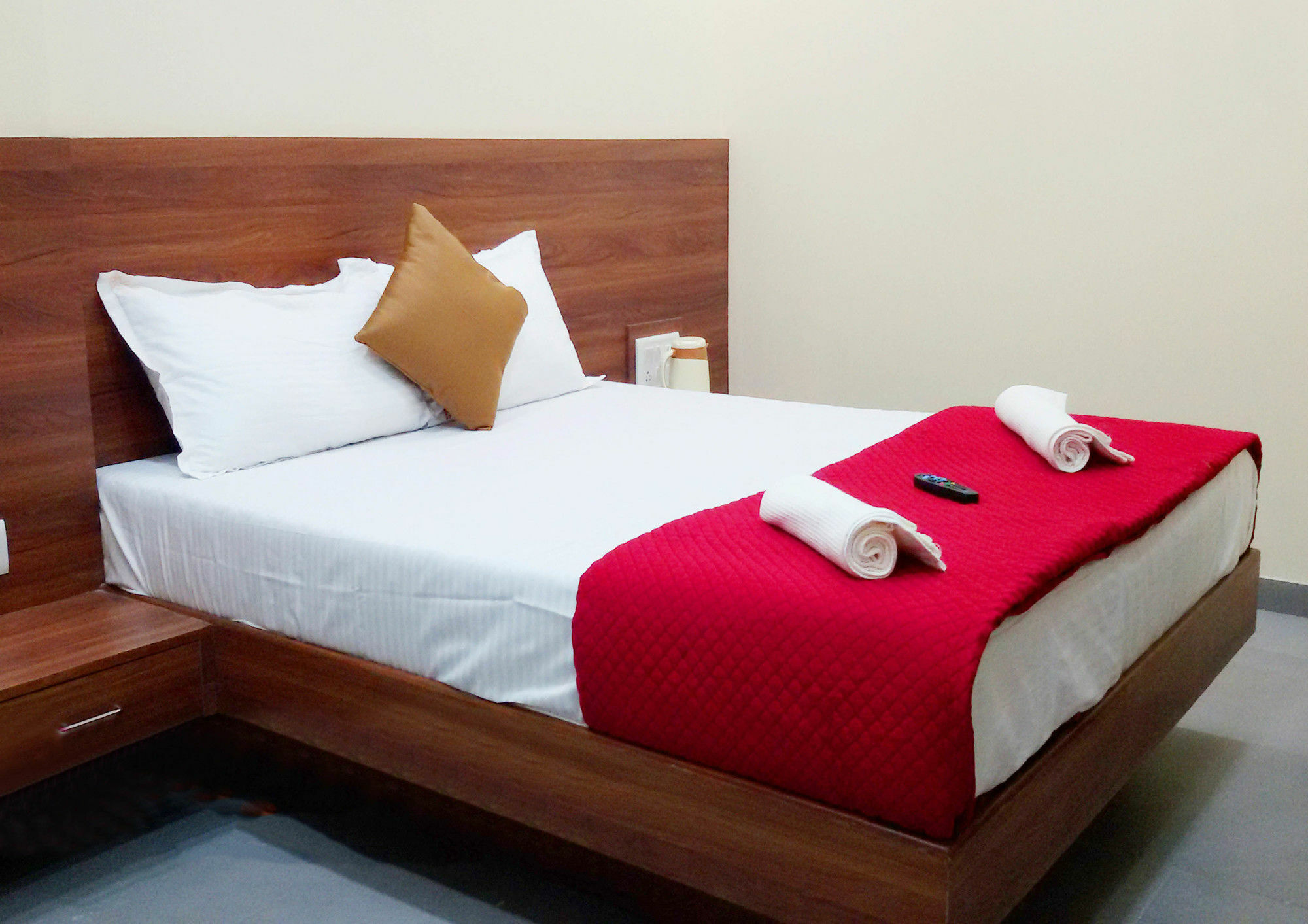 Terminus Square Hotel Kurla Bagian luar foto
