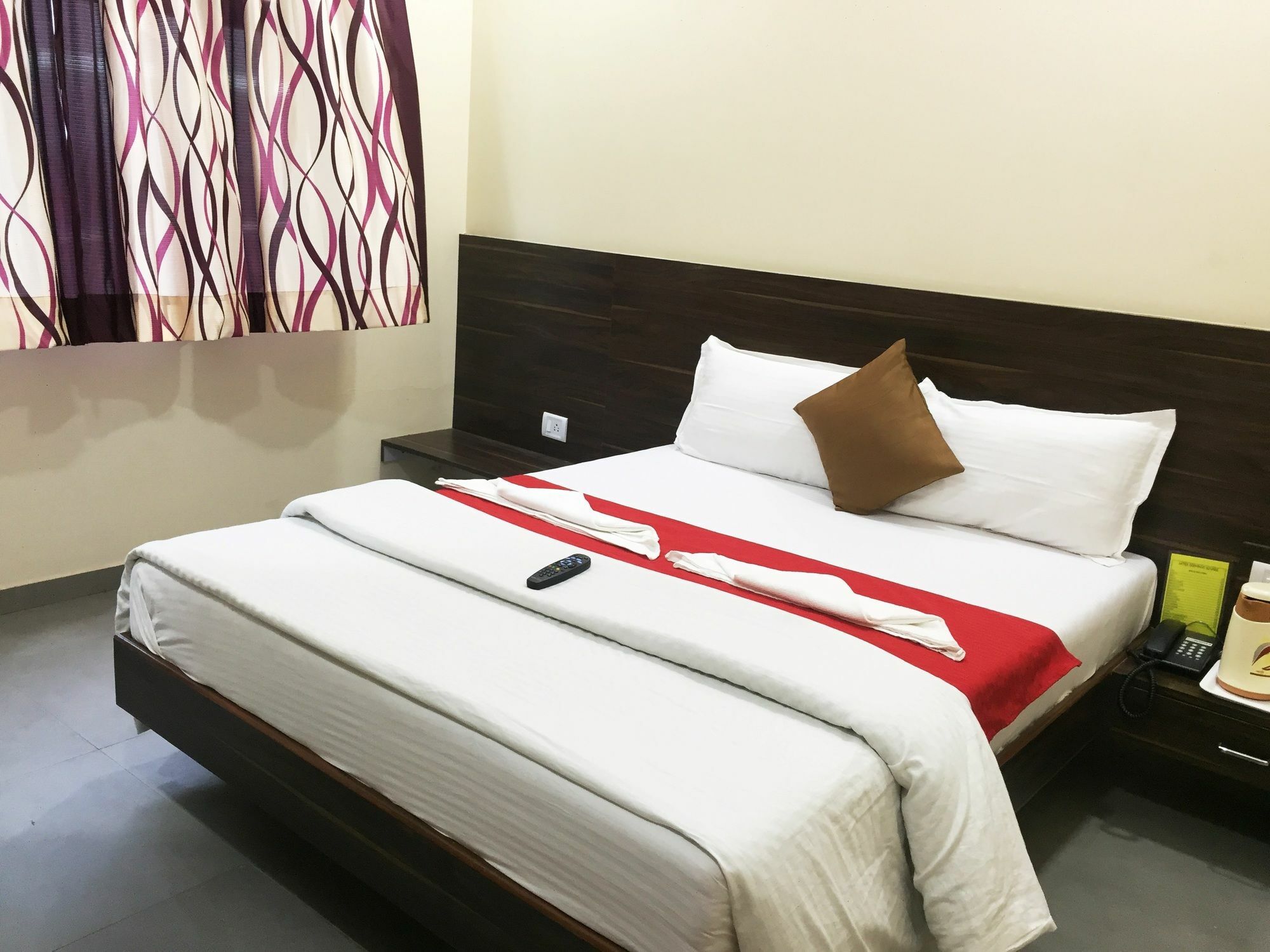 Terminus Square Hotel Kurla Bagian luar foto