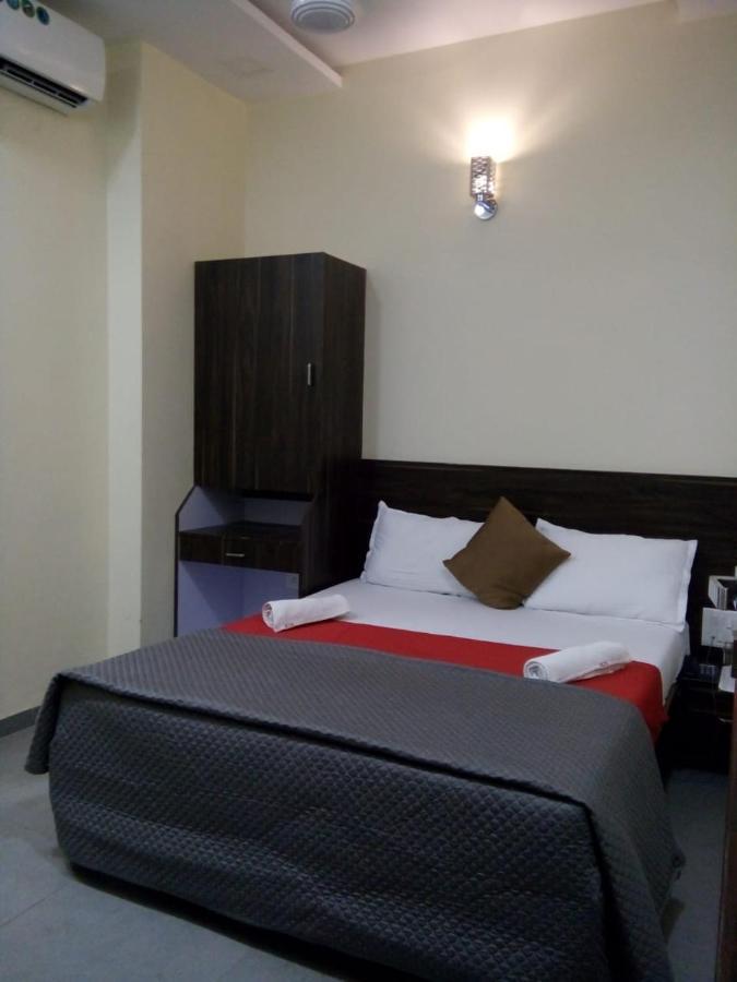 Terminus Square Hotel Kurla Bagian luar foto